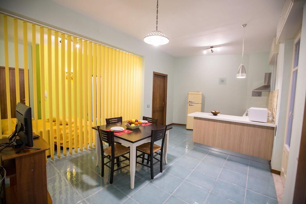Il Nido Del Sole Apartment เชฟาลู ห้อง รูปภาพ