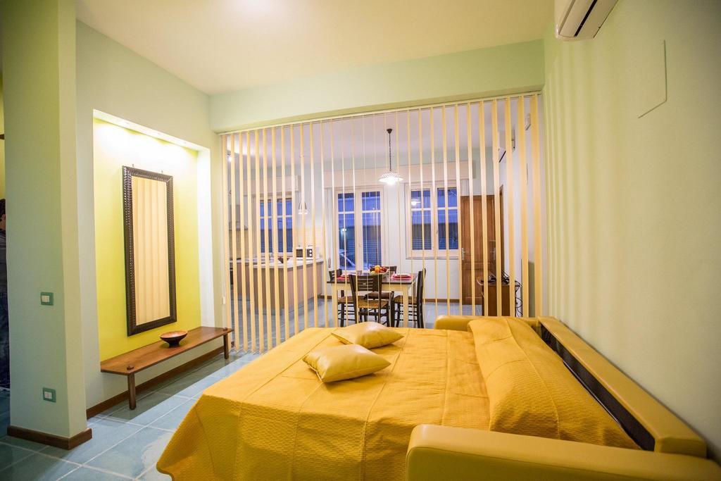 Il Nido Del Sole Apartment เชฟาลู ห้อง รูปภาพ