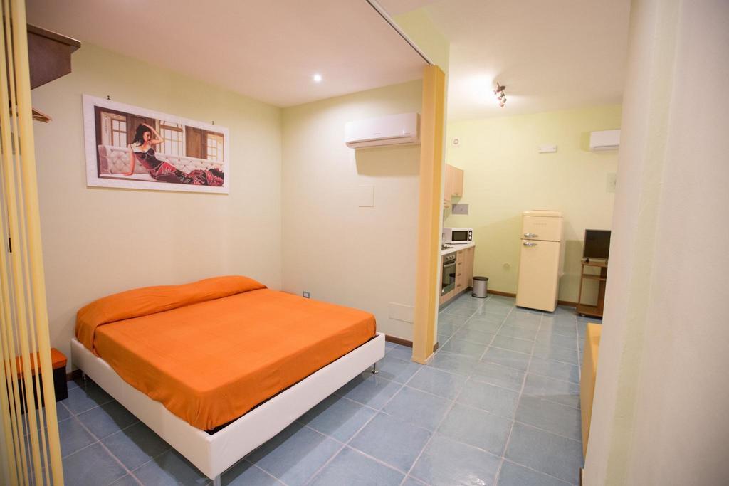 Il Nido Del Sole Apartment เชฟาลู ห้อง รูปภาพ