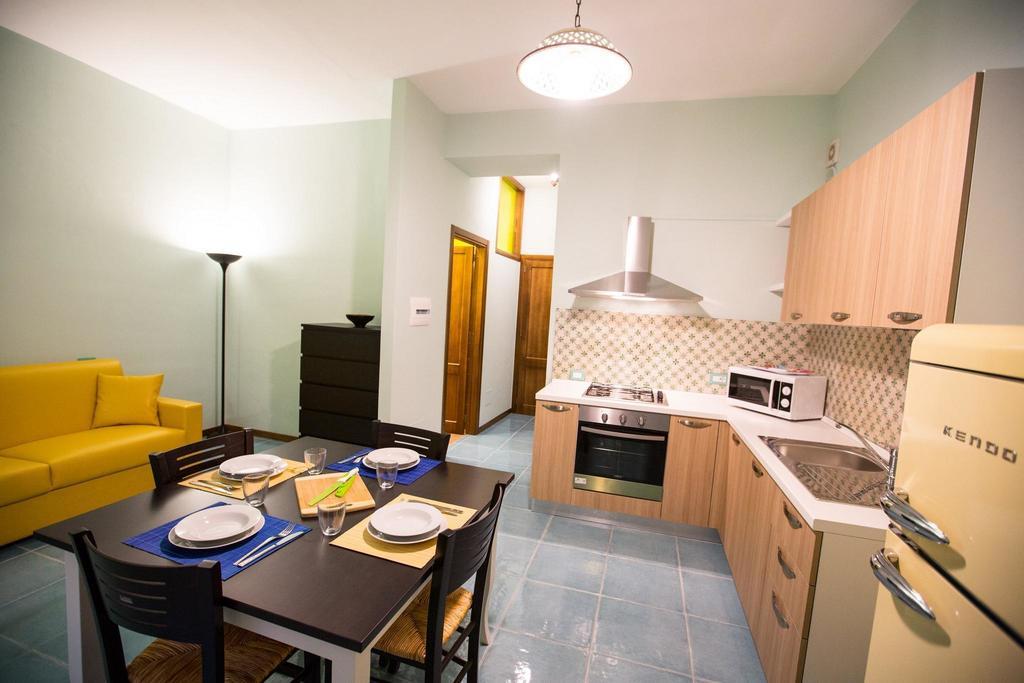 Il Nido Del Sole Apartment เชฟาลู ห้อง รูปภาพ